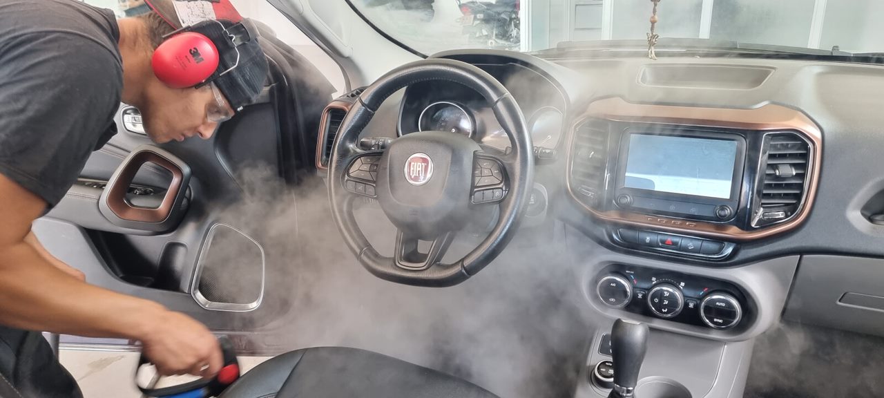 Higienização Veicular Interna no vapor